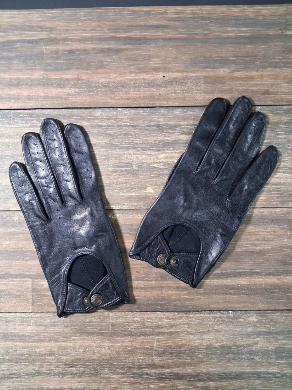 Vintage COACH Gloves Black Leather Perforated Driving Snap Wrist 6-1/2 Women